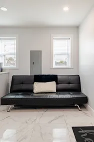 Serene Pearl | Modern 1BR Laneway Home - Image 4