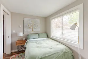 Deb's darling little cottage - Image 4