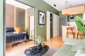 Newly renovated apartment with patio - Image 2