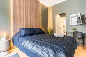 Newly renovated apartment with patio - Image 5