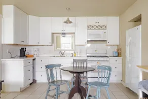 Pet-Friendly Cottage | Walk to Downtown Seguin - Image 4