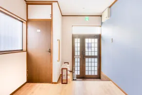 Japanese-style house, 6 minutes on foot from Bentencho Station, JR/Subway 2-way, airport, USJ, Namba, Expo, best accessibility - Image 3