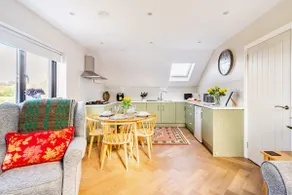 Fernhill Loft 2 Bedroom Apartment - Image 3
