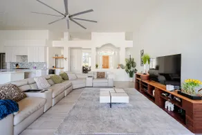 Luxe Villa: Golfers Dream, Free Heated Pool & Tub - Image 2