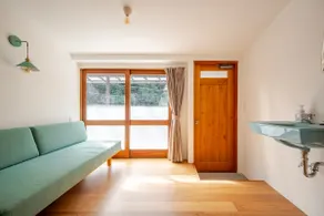 guesthouse palette - Image 2