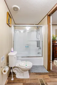 Private and convenient domicile. - Image 5