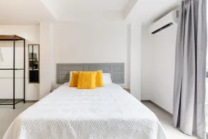 Cozy and Modern Apartment #02 - Image 4