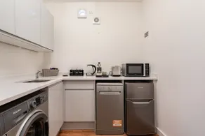 Stylish self-contained 1-bedroom - Image 4