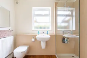 Stylish self-contained 1-bedroom - Image 5