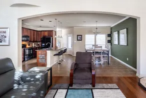 DFW Central: Serene & Spacious, Easy Hwy Access - Image 2