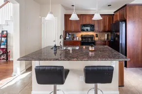 DFW Central: Serene & Spacious, Easy Hwy Access - Image 3