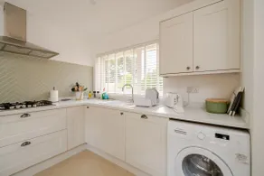 Sunny 3 bedroom chalet easy walk to beach - Image 4