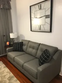 CHARMING, PRIVATE UPTOWN GEM - Image 3