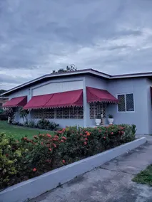 Hillview 3Br/2Ba near KFC Jerk & Supermarket - Image 2