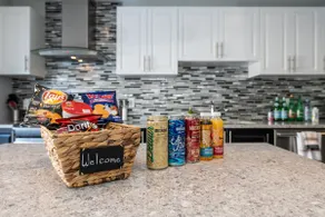 3Bdrm Stittsville/Kanata Townhouse/Dbl Car Garage - Image 2