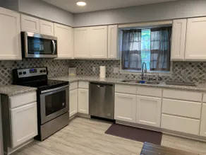 20 mins to Ft Moore North Columbus Cozy home - Image 2