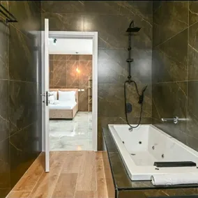 (2)Lake Mansion Apartments - Image 3