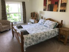 3 bedroom apartment with open plan living area - Image 5