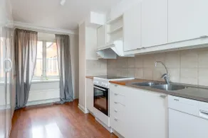 Lovley flat in AAA location - Image 3