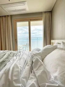 14th floor by the sea (2 bedrooms + living room/kitchen) - Image 4