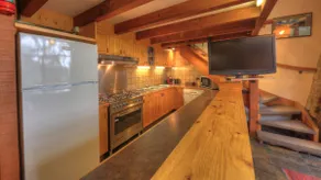 Luxury Timber and Stone Mountain Escape - Image 3
