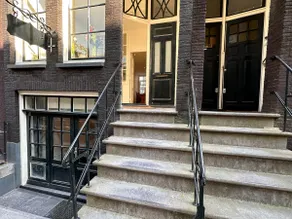 House with 2 private independent studio's 120 m2 - Image 3