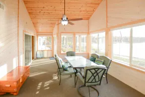 Cozy 2 bedroom cottage, lakefront private beach - Image 2