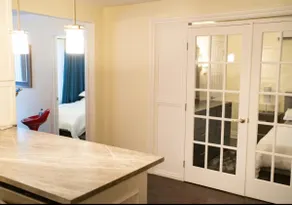 A 2 Z Executive Suites - Image 2