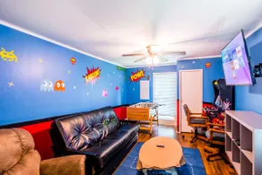 The Game Room - Vintage arcade games and decor - Image 4