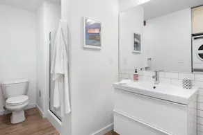 Stroll to Restaurants New Laurelhurst Loft - Image 2