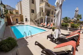Superb villa 2, inviting pool and spacious outside space.Fully airconditioned. - Image 4