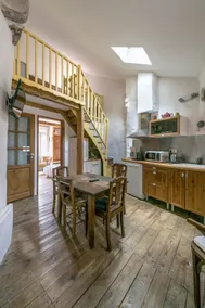 1-bedroom house – 2 single beds and 1 double bed - Image 5