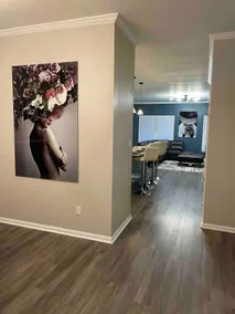 Luxury Modern Townhome Downtown (3 Levels) - Image 5