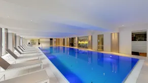 Hotel room with pool and fitness access - Image 2