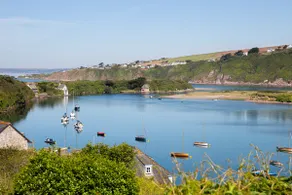Main House at White Horses, Bantham, South Devon with panoramic sea views across to Burgh Island - Image 4