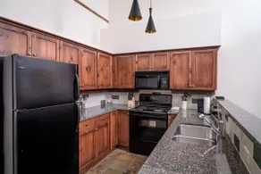 BLUFFS 6 | 3 Bed 2 Bath Townhouse | Ski-In/Out | Breathtaking Views | Hot Tub - Image 3