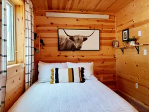 Custer Pine Palace - Image 2
