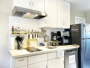 Stylish, Modern&Cozy Apartment w/Kitchen&Bathroom - Image 5