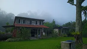 Nurin Cottage: Rustic Charm in a Green Oasis - Image 4