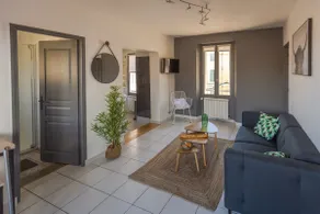 Charming terrace downtown air conditioning bright quiet - Image 2