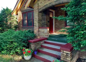 Cozy N Clean Brick Bungalow Dundee-  Best Porch Swing in the metro! - Image 4