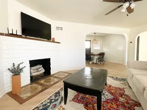 Boho Chic on Pine:2 King beds blocks from downtown - Image 3