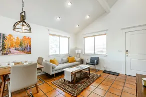 Holladay Guesthouse isolata - Image 5