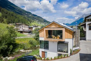 Moderno apartamento vacacional Chalet Ortles con vistas a la montaña y Wi-Fi - Image 4