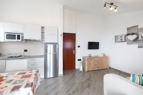 Residence4a-Green Apartment - Image 2