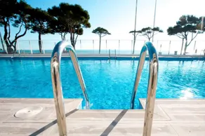 Beautiful apartment in residence feet in water - Image 2