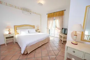 4 bedroom Villa in Quinta do Lago with pools and Kids Club - Image 4
