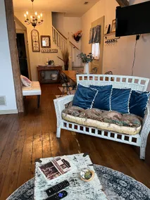 Ms Bettes Place - Image 5
