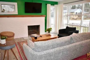 4 blocks to IU Campus- Spacious, Charming & Bright - Image 2