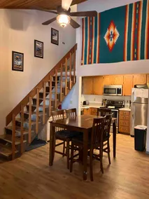 Charming 2-bedroom/bath condo close to downtown - Image 3